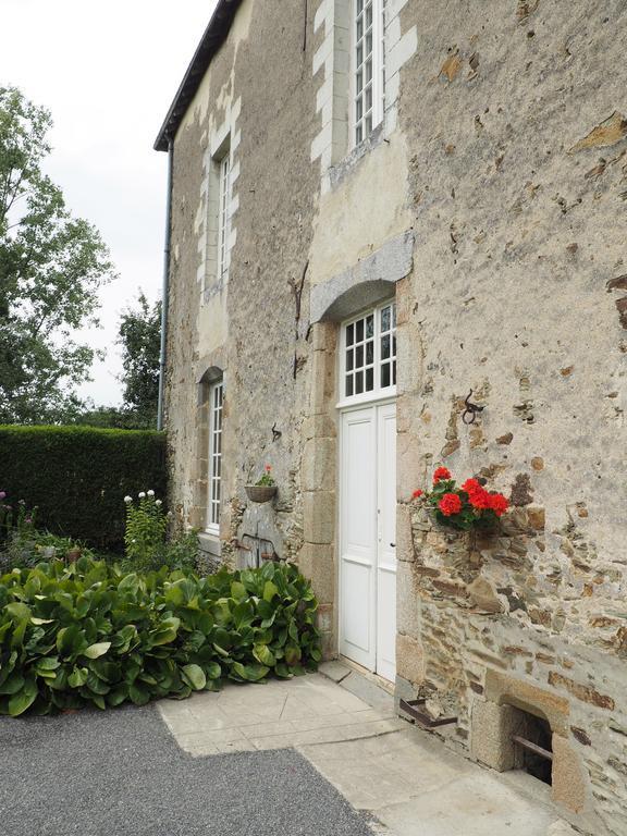 Les Grands-Aulnais Bed & Breakfast Cosse-le-Vivien Luaran gambar